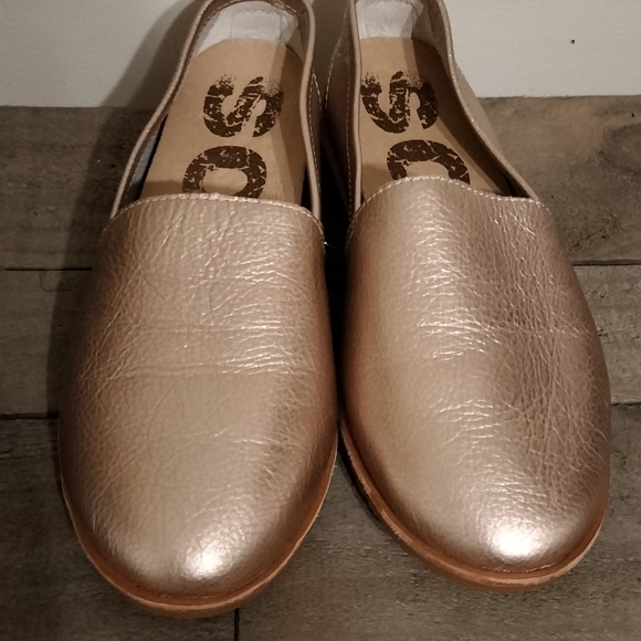 Sorel Ella Metallic Rose Gold Slip On Flats Women's 6.5M - Picture 2 of 4